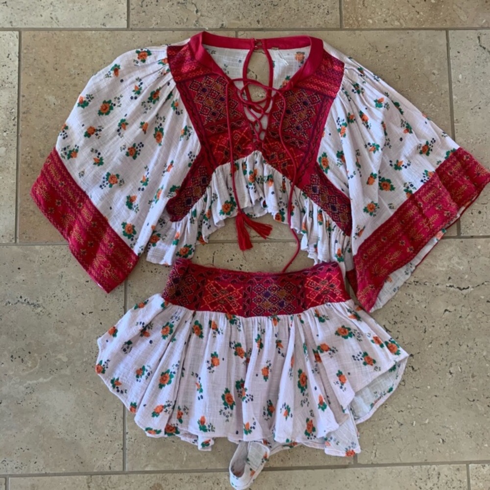 Free People 2 Piece Set 🌻.